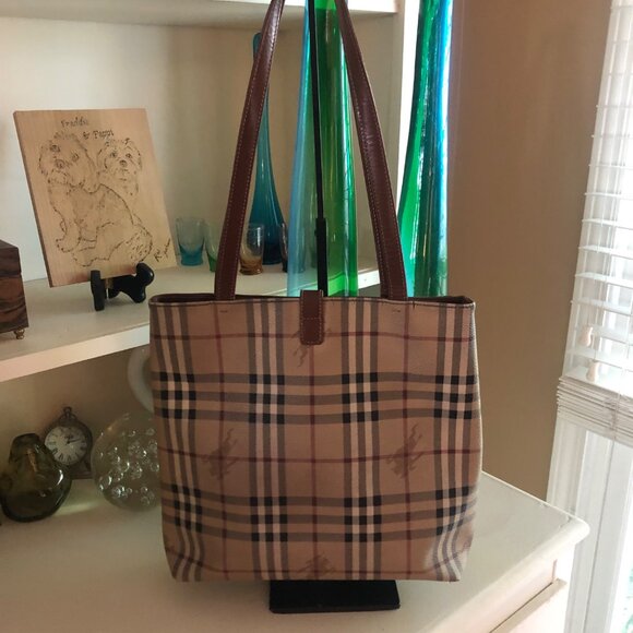 Authentic BURBERRY Vintage Haymarket Check Tote - Picture 4 of 12